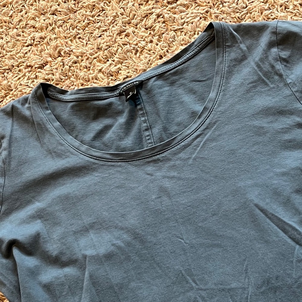 Ann‎ Taylor Womens Small Gray Scoop Neck Short Sleeve T-Shirt Back Seam Detail